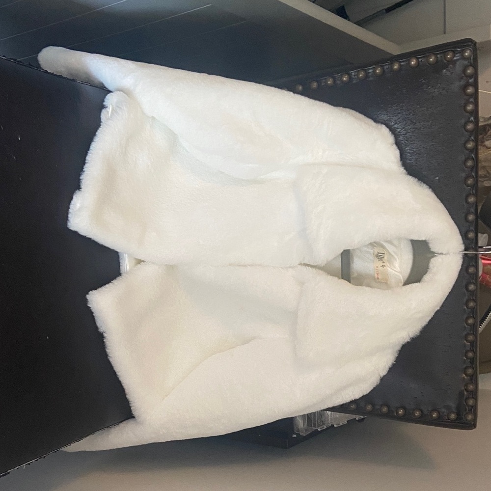 Lila Rose White Kids Cape